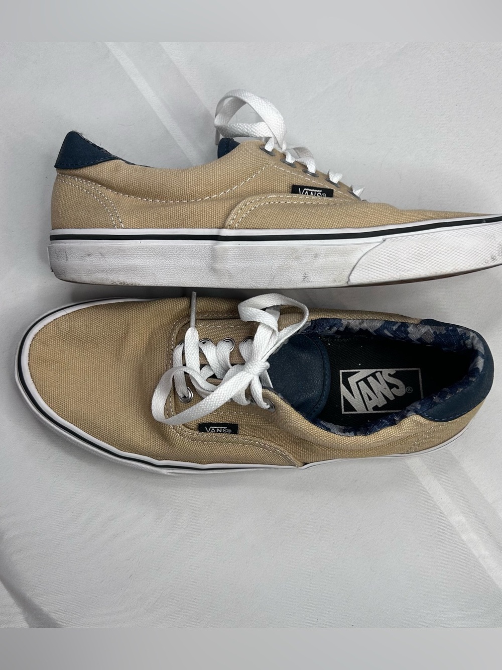 Vans Men’s Beige Canvas Low-Top Sneakers with Navy Accents